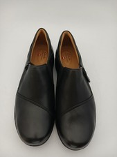 BNIB Clarks Appley Zip Black