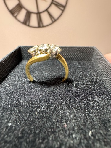 18ct gold diamond trilogy - diamond, ring
