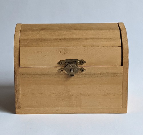 Small hinged balsa wood - balsa, chest