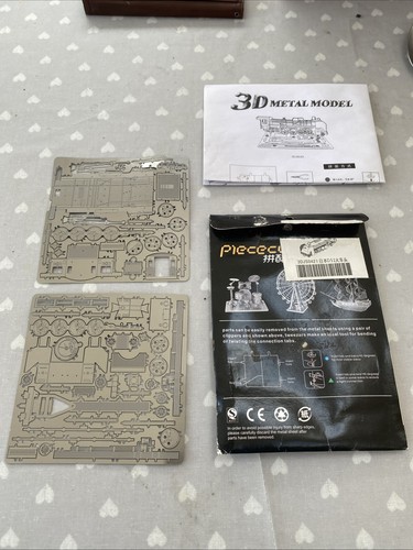 Piececu metal loco model - metal,