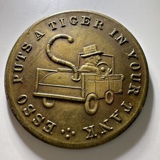 ESSO PUTS A TIGER IN YOUR TANK