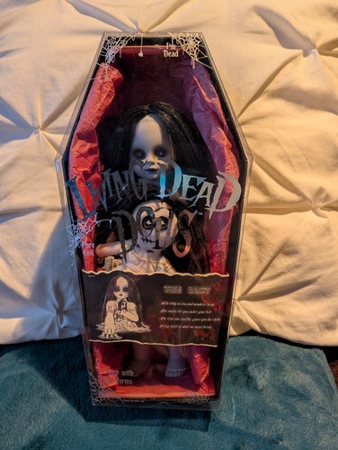 Living dead dolls - living, in