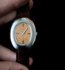 1970s Record Oval watch Peach