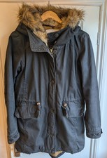 Pull&Bear Womens Black Parka