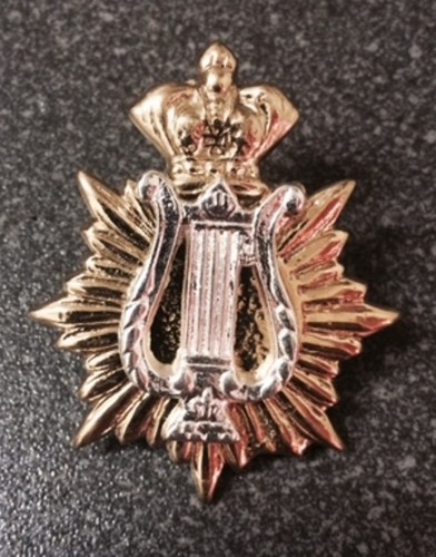Gold star crown cap - &,