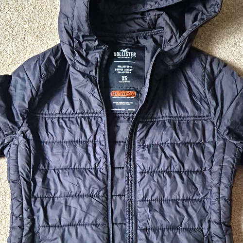 Hollister black hooded puffer - hooded,