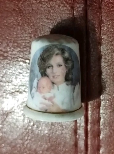 Bone china thimble - china, depicting