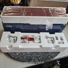 37003 queen mothers state landau coach & horses set,  unused wooden plinth corgi