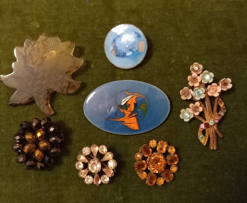 Vintage mid century brooches - vintage, mid-century