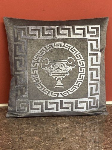 Grey silvergreek key border - &,