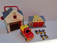 Fireman Sam play set 2X Building 1x Vehicles and 5x figures