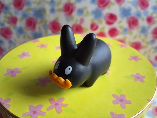Kidrobot happy labbit - happy,