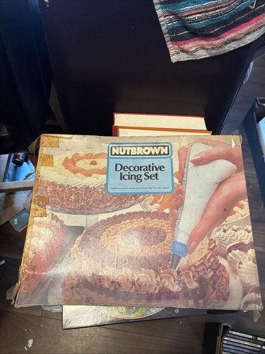 Vintage nutbrown decorative - vintage,