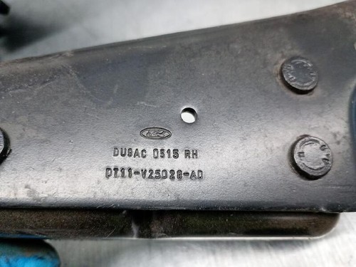 Dt11v26800af hinge ford - hinge,