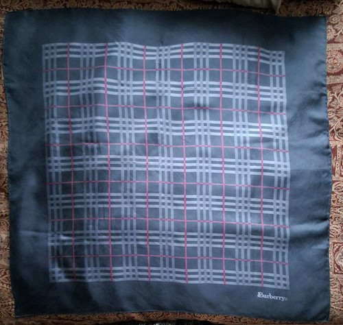 Burberry 100 pure silk - 100%, 32"