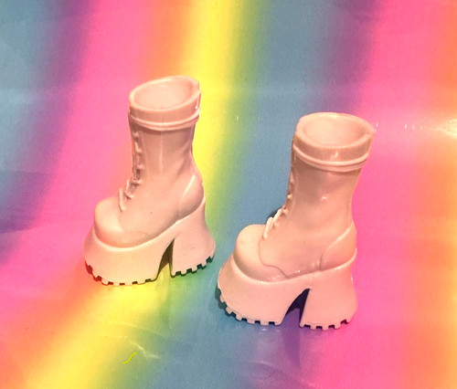 Rainbow high doll - 🌈,