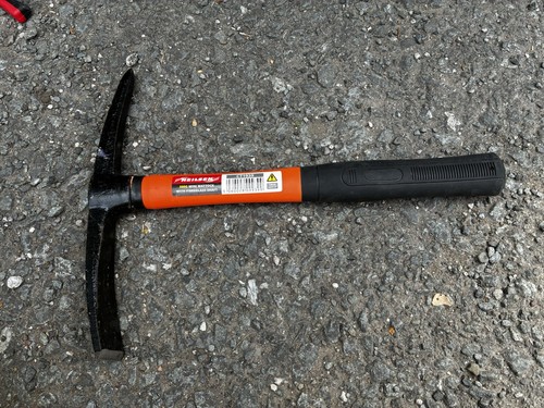 Neilsen 500g mini mattock