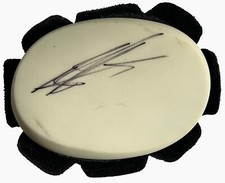 Brad binder hand signed knee - brad,