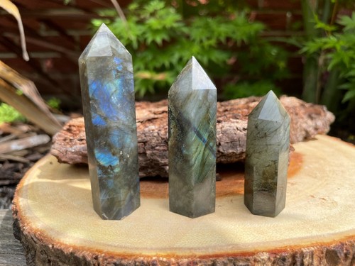 Grade labradorite point - a+,
