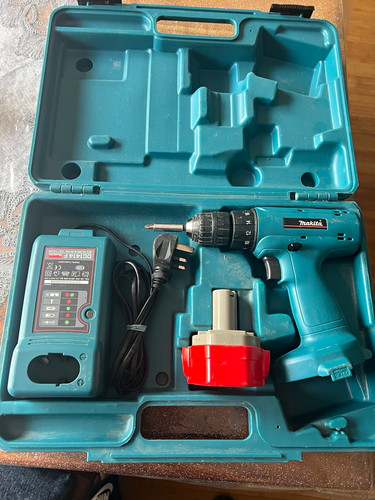 Makita cordless drill - 14.4v,