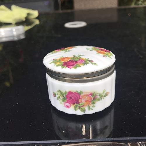Vintage royal albert old - royal,