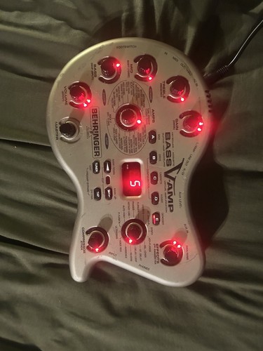 Behringer bass amp pro - v-amp,