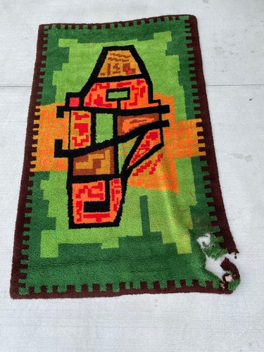 Hand hooking rug handmade fun - hand,