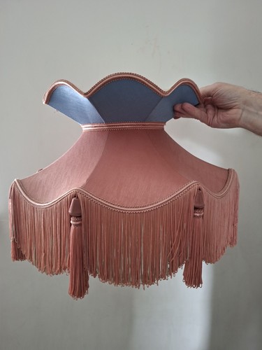 Vintage large scalloped edge - large,