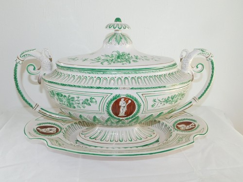 Fayence soup tureen with - tureen, plate