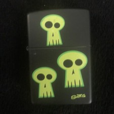 Zippo - Shag Skulls Flamerite