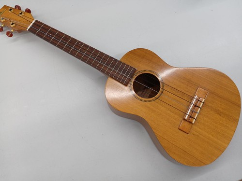 Famous tenor ukulele - ft-4,