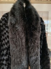 Silver Silk Paris Womens Beautiful Black Fake Fur Trim Cape  one size