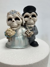 Hollower Bride and Groom Cake