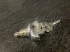 LAND ROVER SERIES 2 & 2a, DIESEL HEATER IGNITION BARREL AND KEY  RTC2323