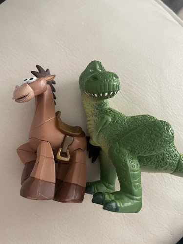 Disney small figures assorted - figures,