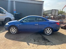 Renault Megane 1.5 Dci 2007 convertible DRIVER DOOR HINGES x2