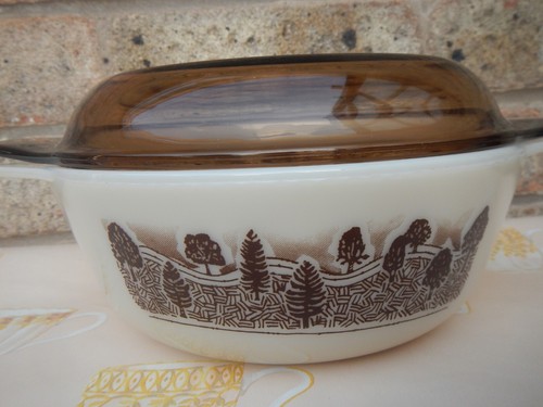 Pyrex casserole with - lid,