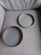 Round cake tins 20cm & 17cm, sandwich tin/ round baking tins