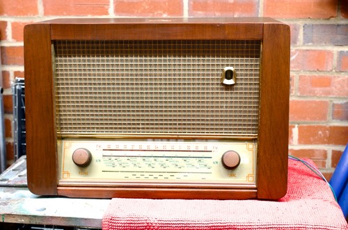 Hmv 1251 vintage valve radio - vintage,