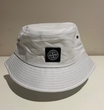 STONE ISLAND BADGE BUCKET HAT