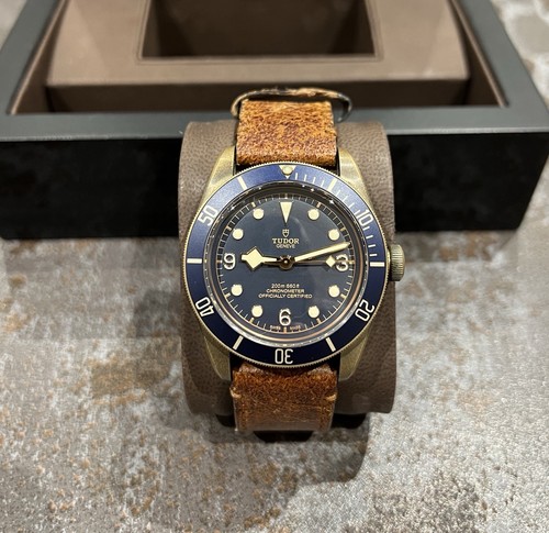 Tudor black bay - black,