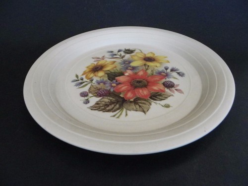 Hornsea concept floral plate - concept,