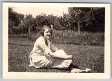 Vtg B&W Snapshot Pretty Young