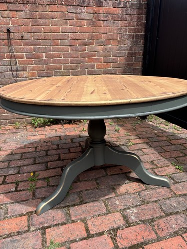 4ft round pedestal table - 4ft,