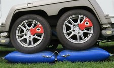 Lock 'n' Level Twin Axle