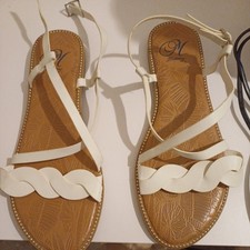 mantaray FLAT SANDALS SIZE 5