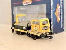 Bachmann 36-150 OO Gauge Plasser OWB10 with Crane Track Maintenance Machine