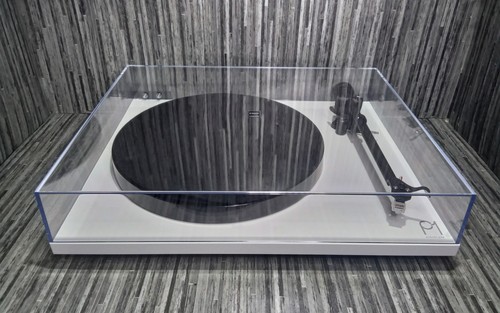 Rega planar turntable - 1,