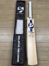 SG Triple Crown Icon Cricket