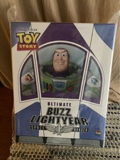 Medicom toy ultimate buzz - medicom,